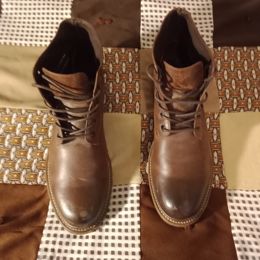 Men's 11, wolverine Chelsea boots